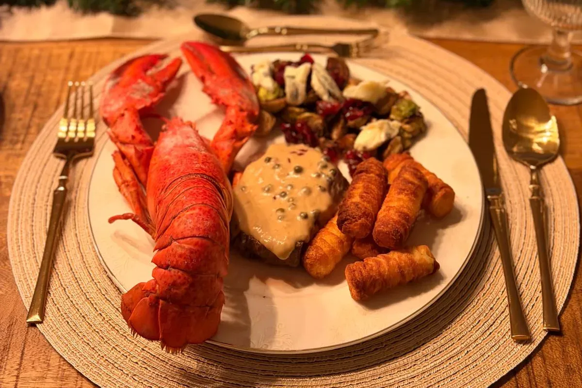 Eindejaarsdiner bij ons thuis, Het hoofdgerecht op tafel